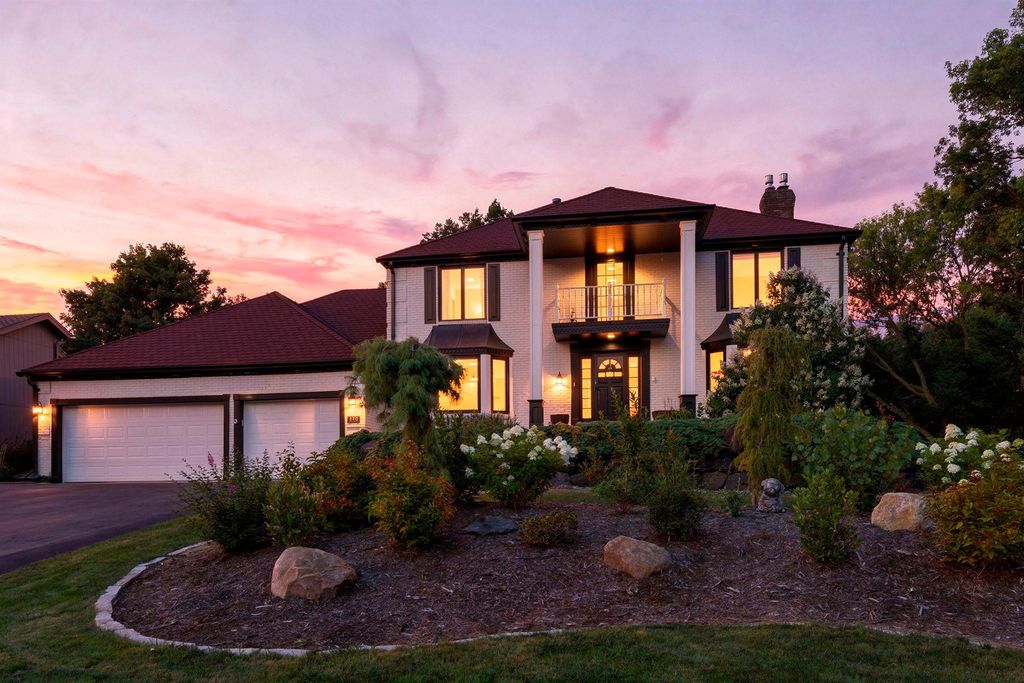 9348 Olympia Drive, Eden Prairie, MN 55347