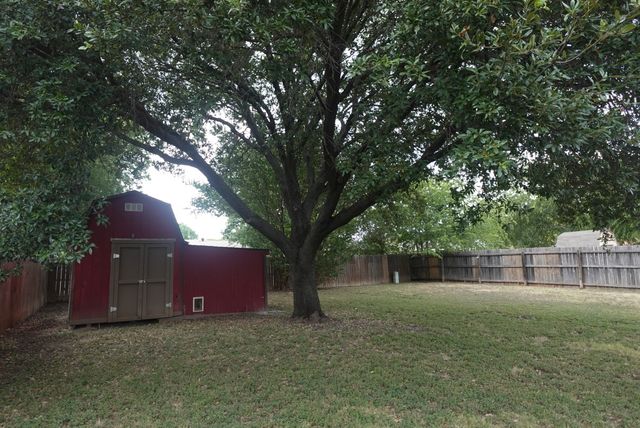1414 W Torrey Street, Granbury, TX 76048