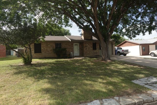 1414 W Torrey Street, Granbury, TX 76048