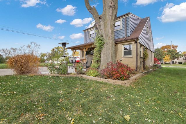 12729 W Derby PLACE, Butler, WI 53007