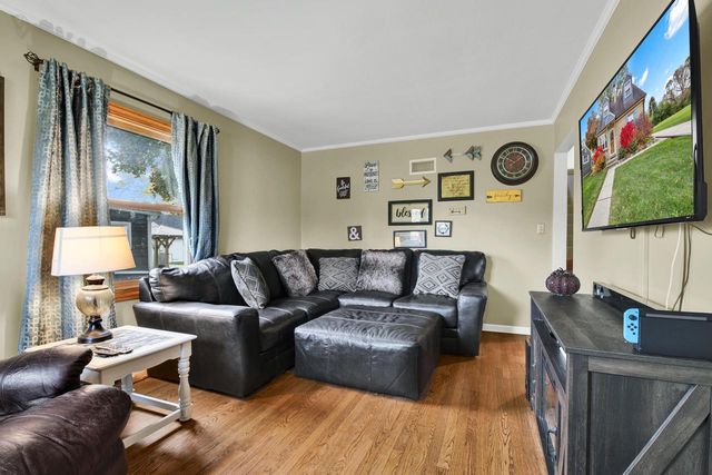 12729 W Derby PLACE, Butler, WI 53007