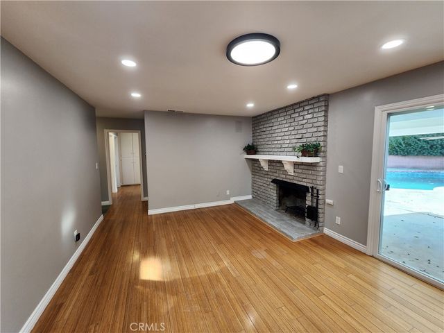 22240 Burton, Canoga Park, CA 91304