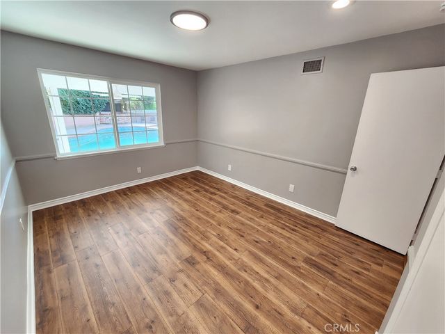 22240 Burton, Canoga Park, CA 91304