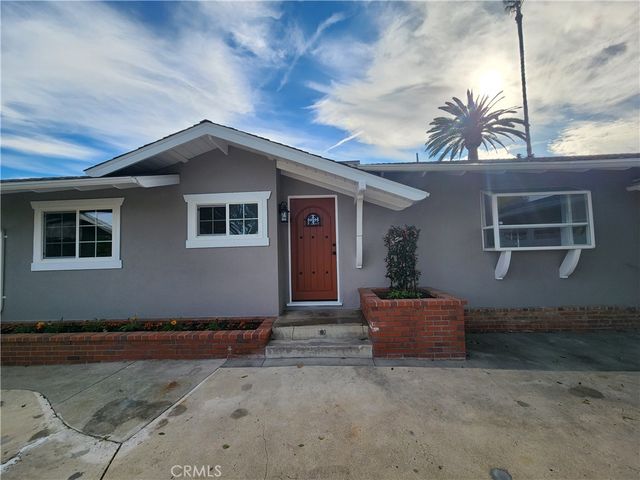 22240 Burton, Canoga Park, CA 91304
