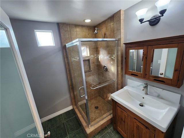 22240 Burton, Canoga Park, CA 91304