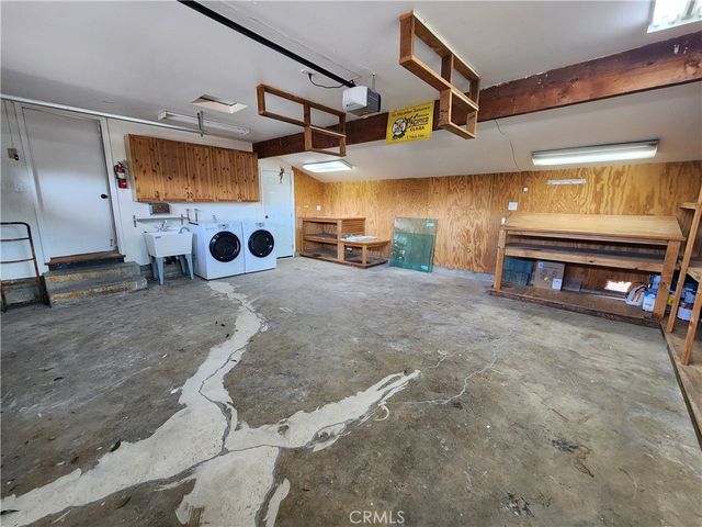 22240 Burton, Canoga Park, CA 91304