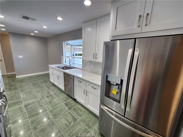 22240 Burton, Canoga Park, CA 91304