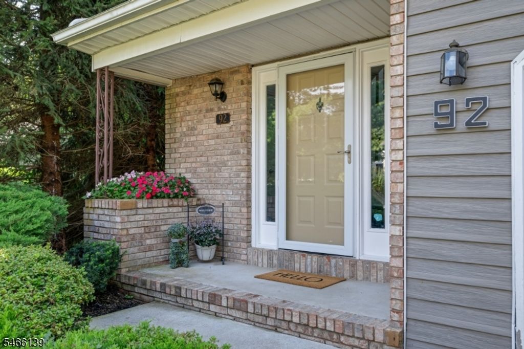 92 Edgefield Dr, Parsippany-troy Hills Twp., NJ 07950 — photo 3