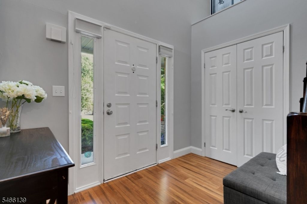92 Edgefield Dr, Parsippany-troy Hills Twp., NJ 07950 — photo 4