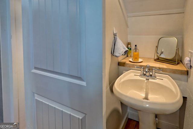 1063 Joe Davis Road, Tiger, GA 30576