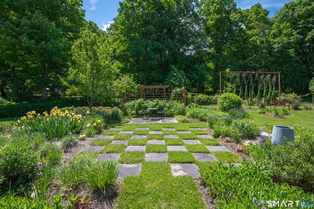 261 Wilton Road West, Ridgefield, CT 06877