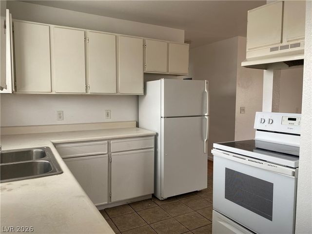 1662 North Lamont Street 202, Las Vegas, NV 89115
