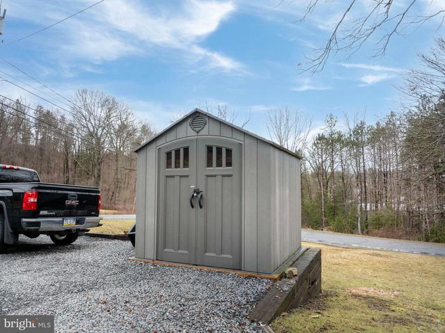 354 W SYCAMORE RD, Snow Shoe, PA 16874