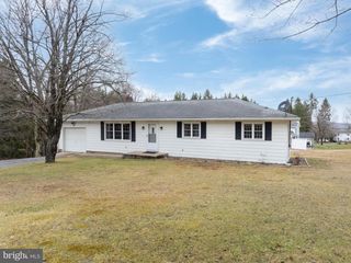 354 W SYCAMORE RD, Snow Shoe, PA 16874