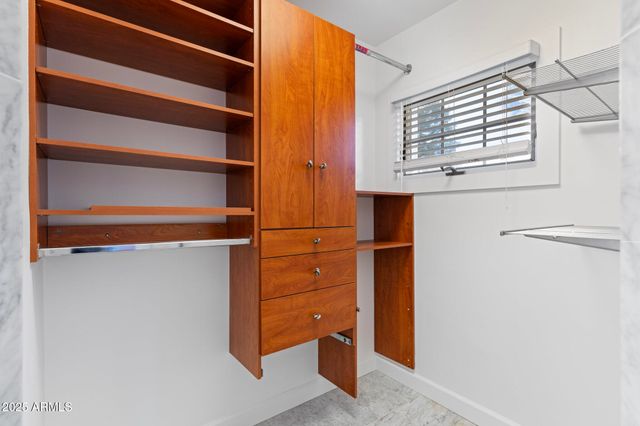 5328 E PINCHOT Avenue, Phoenix, AZ 85018