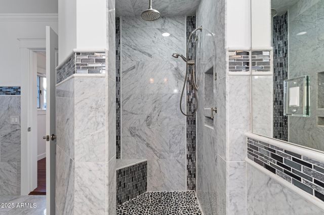 5328 E PINCHOT Avenue, Phoenix, AZ 85018