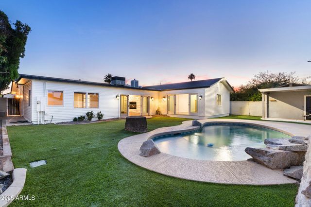 5328 E PINCHOT Avenue, Phoenix, AZ 85018