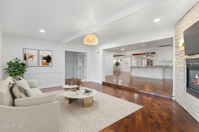 5328 E PINCHOT Avenue, Phoenix, AZ 85018