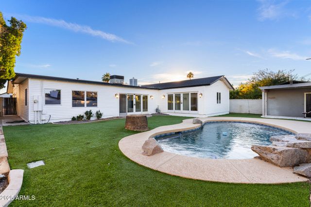 5328 E PINCHOT Avenue, Phoenix, AZ 85018