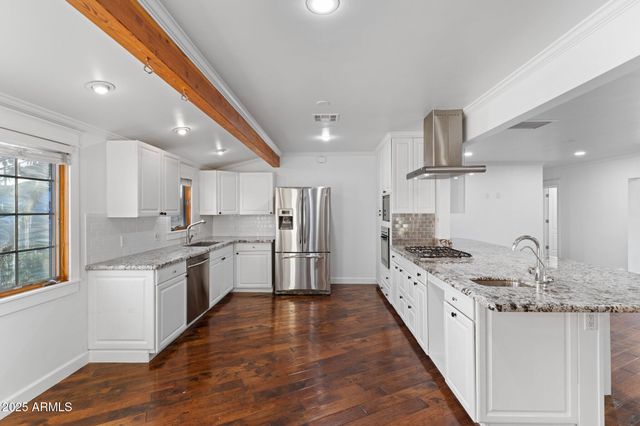 5328 E PINCHOT Avenue, Phoenix, AZ 85018