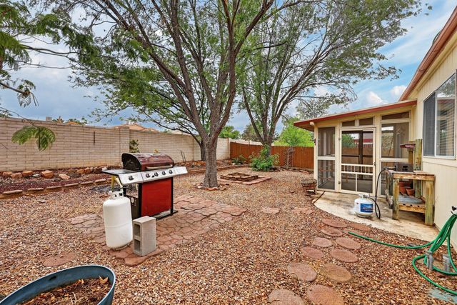 1649 Lark Spur Drive NE, Rio Rancho, NM 87144