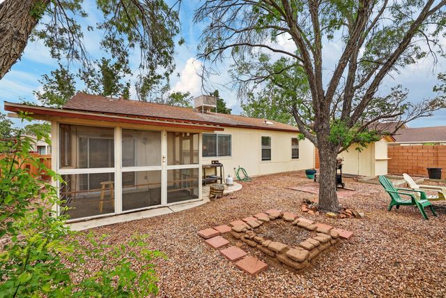 1649 Lark Spur Drive NE, Rio Rancho, NM 87144