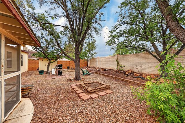 1649 Lark Spur Drive NE, Rio Rancho, NM 87144