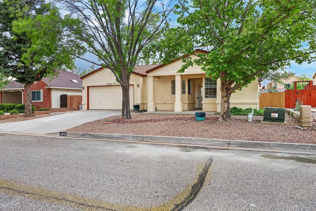 1649 Lark Spur Drive NE, Rio Rancho, NM 87144