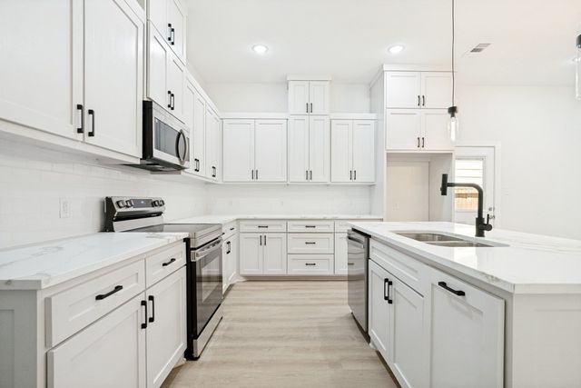 8009 Doreen Avenue 8011, Fort Worth, TX 76116