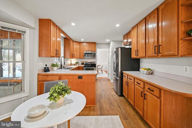 10449 PINEVIEW RD, Manassas, VA 20111