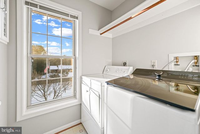 10449 PINEVIEW RD, Manassas, VA 20111