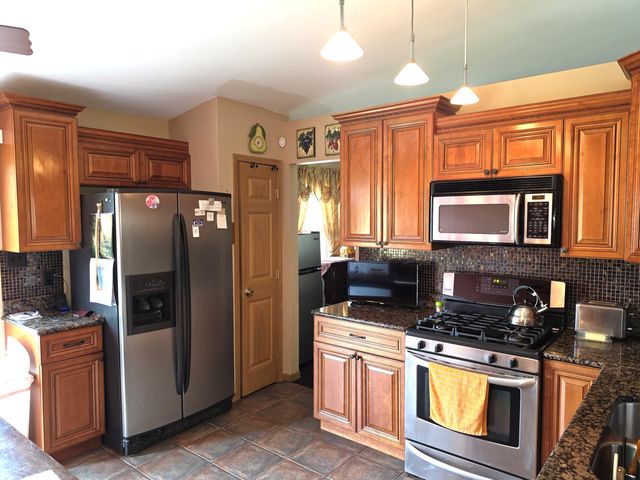 8389 Buchanan Street, Merrillville, IN 46410