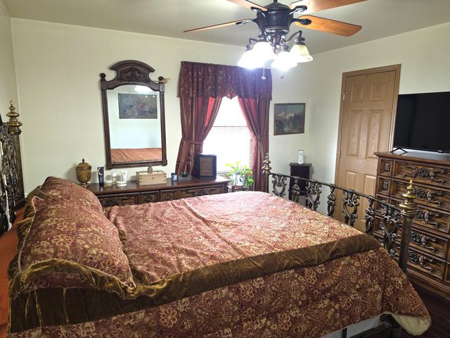 8389 Buchanan Street, Merrillville, IN 46410