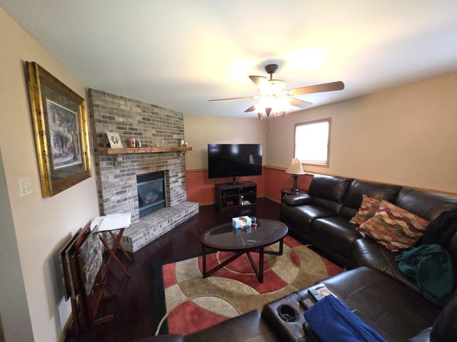 8389 Buchanan Street, Merrillville, IN 46410