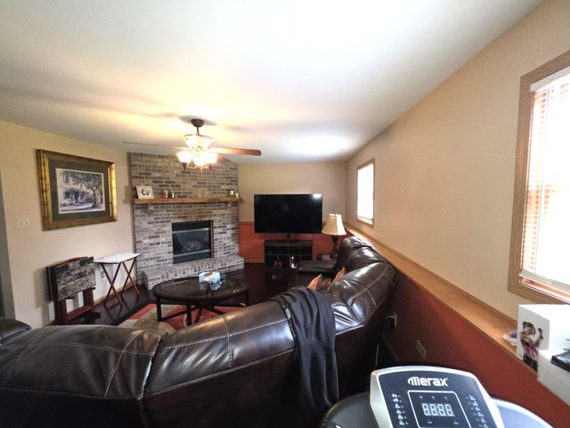 8389 Buchanan Street, Merrillville, IN 46410