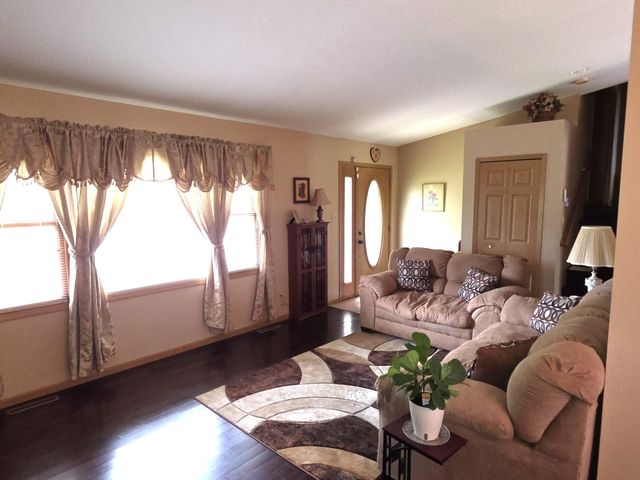 8389 Buchanan Street, Merrillville, IN 46410