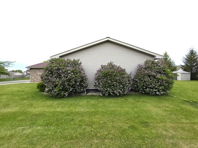 8389 Buchanan Street, Merrillville, IN 46410