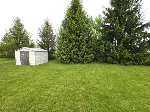 8389 Buchanan Street, Merrillville, IN 46410