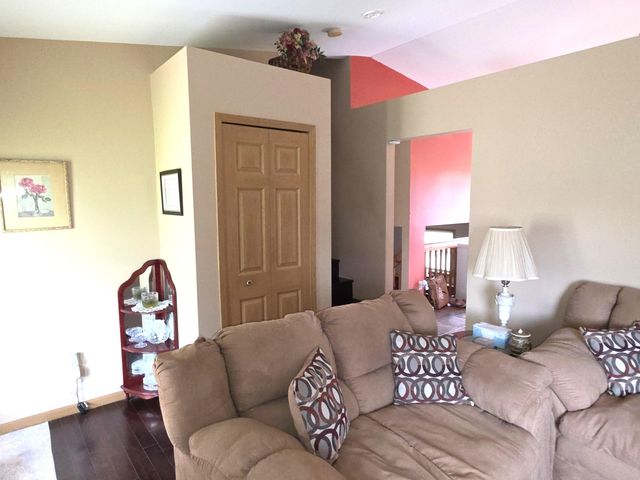 8389 Buchanan Street, Merrillville, IN 46410