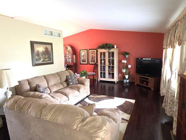 8389 Buchanan Street, Merrillville, IN 46410