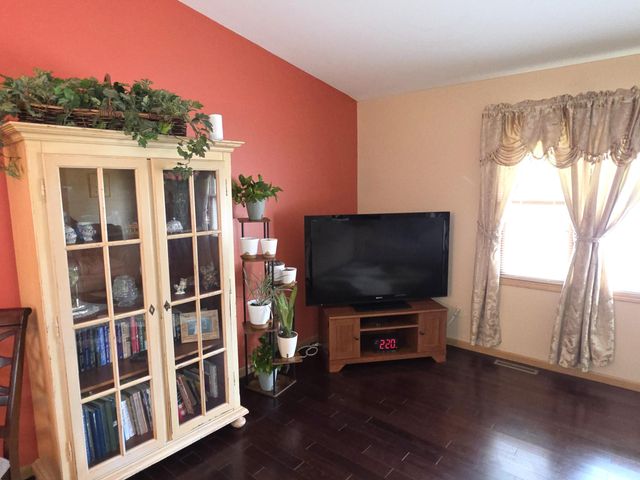 8389 Buchanan Street, Merrillville, IN 46410