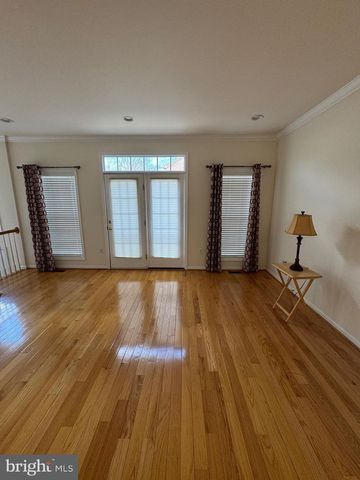 13591 CEDAR RUN LN, Herndon, VA 20171