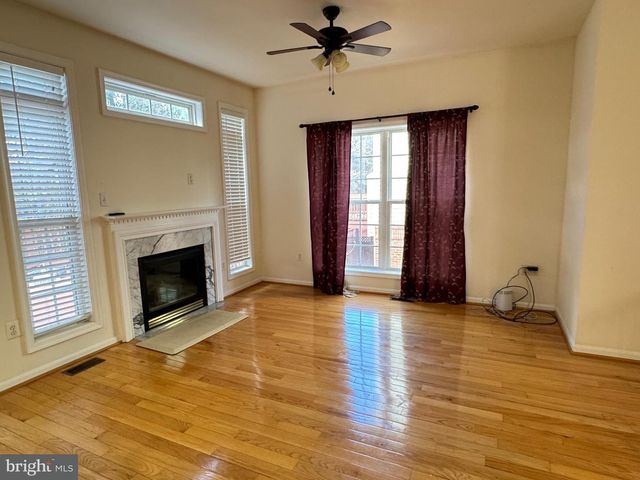 13591 CEDAR RUN LN, Herndon, VA 20171