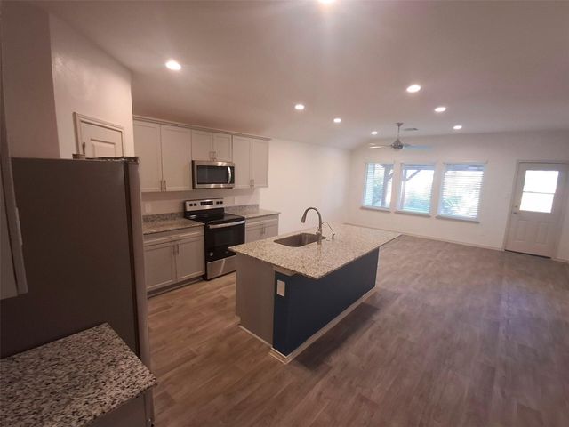 1279 Thornbird Trail, Sealy, TX 77474