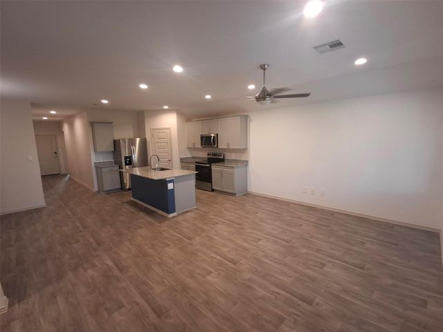 1279 Thornbird Trail, Sealy, TX 77474