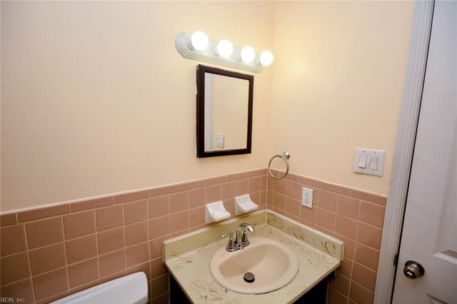 2245 Chadwick DR, Virginia Beach, VA 23454