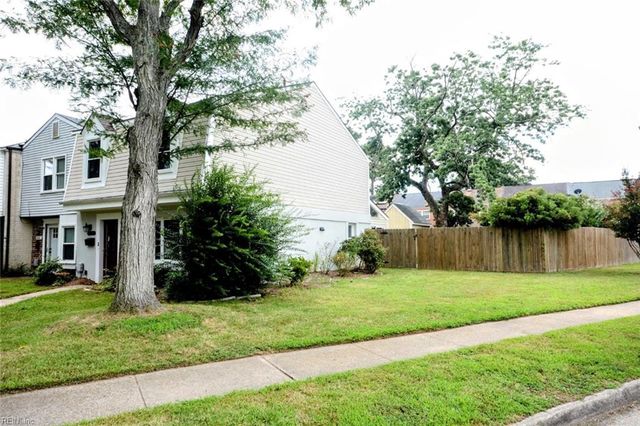 2245 Chadwick DR, Virginia Beach, VA 23454