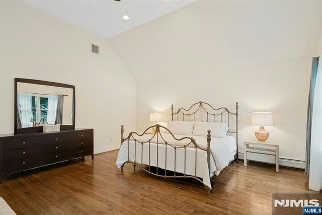 51 Rutherford Place, Montvale, NJ 07645