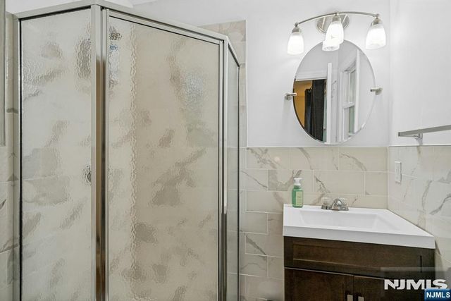 51 Rutherford Place, Montvale, NJ 07645