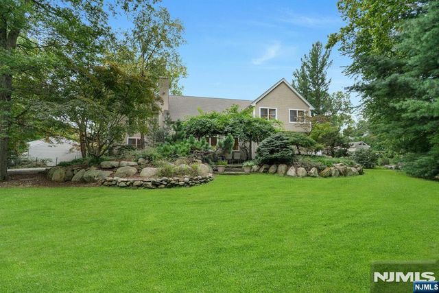 51 Rutherford Place, Montvale, NJ 07645